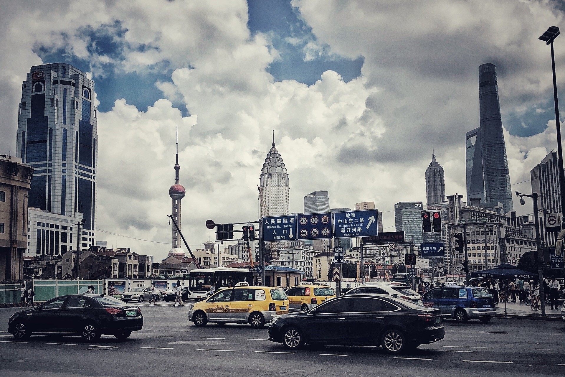 China_automotive_production_sales_2022_top_the_world_8209_0.jpg China_automotive_production_sales_2022_top_the_world_8209_0.jpg