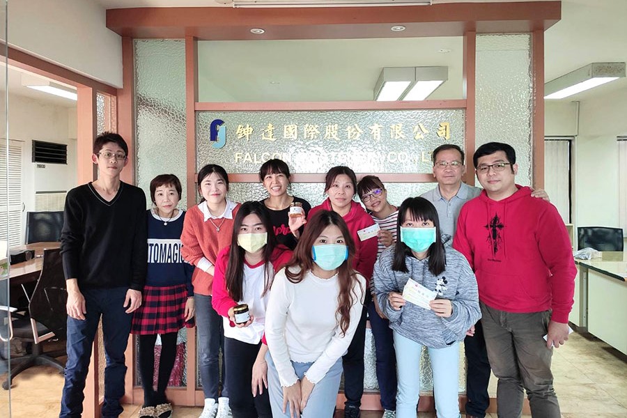 Falcon_Fastener_staff_8000_0.jpg Falcon_Fastener_staff_8000_0.jpg