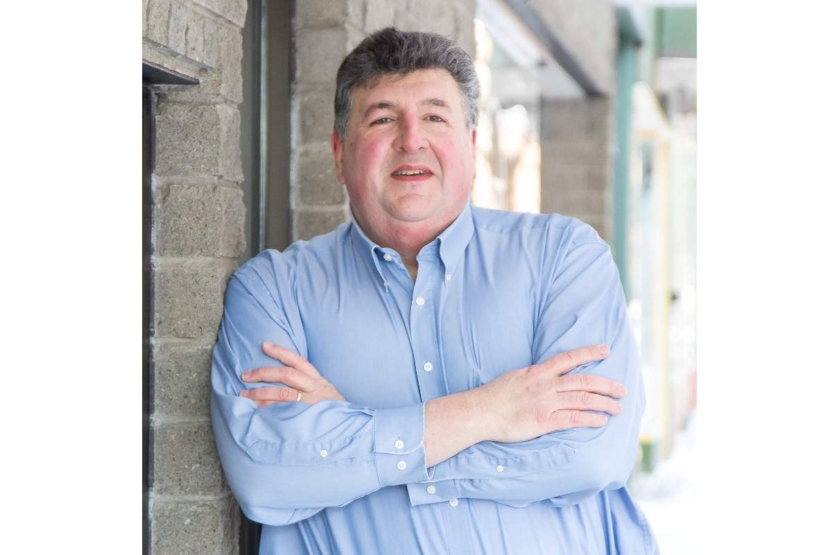 Huyett_Sales_Manager_John_McCall_8351_0.jpg Huyett_Sales_Manager_John_McCall_8351_0.jpg