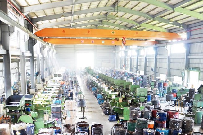 Tong_Ho_Shing_small_screw2_7378_0.jpg Tong_Ho_Shing_small_screw2_7378_0.jpg