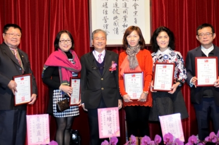 Chairman_a5924_2.jpg Chairman_a5924_2.jpg