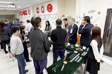 Fastener_World_Taiwan_suppliers_mini_tabletop_show_8979_0.jpg