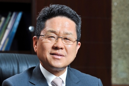 Korean_Chairman_a6351_0.jpg