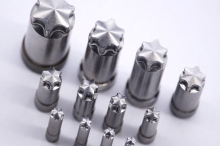 Screw_a6195_1.jpg Screw_a6195_1.jpg
