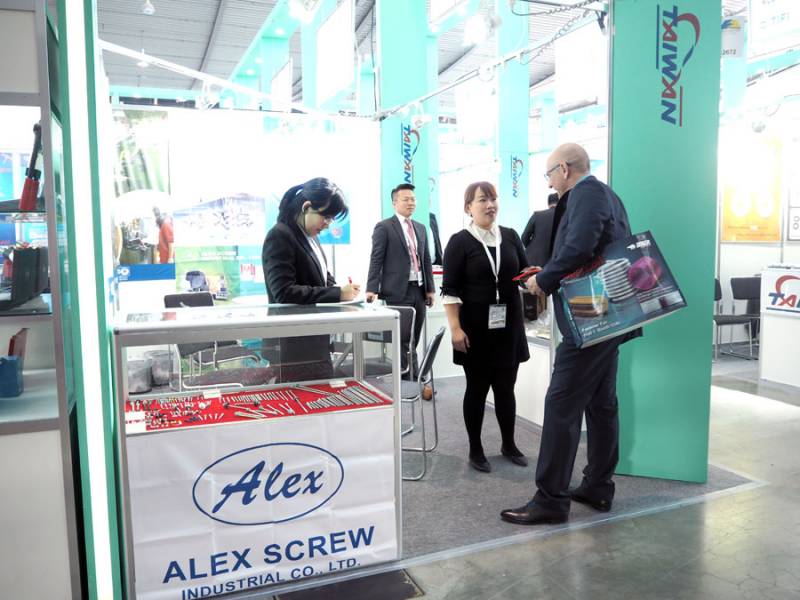 FASTENER-FAIR-STUTTGART-GERMANY-Alex.jpg